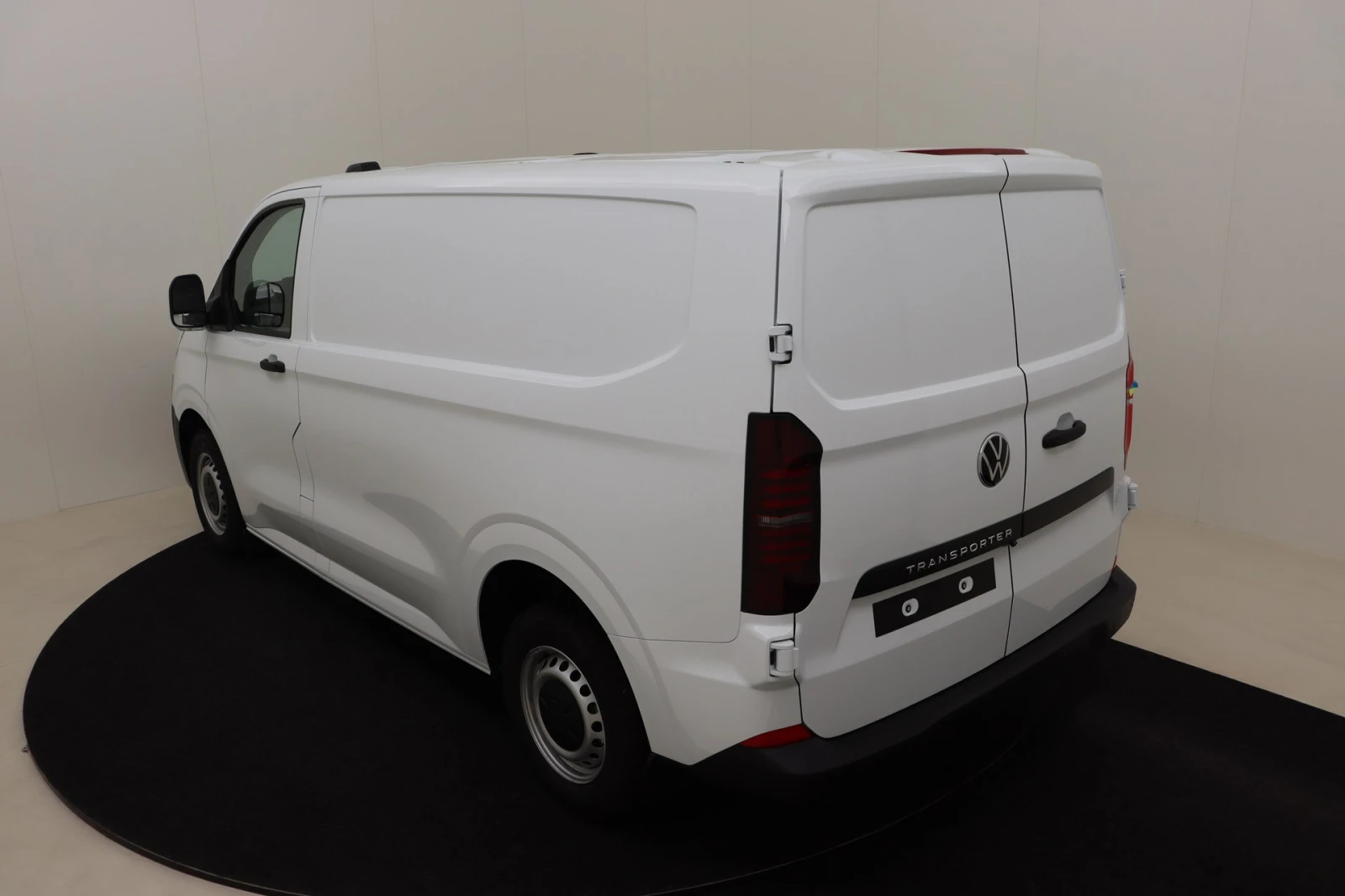 VW Transporter 2.0 TDI, снимка 3 - Бусове и автобуси - 53799439