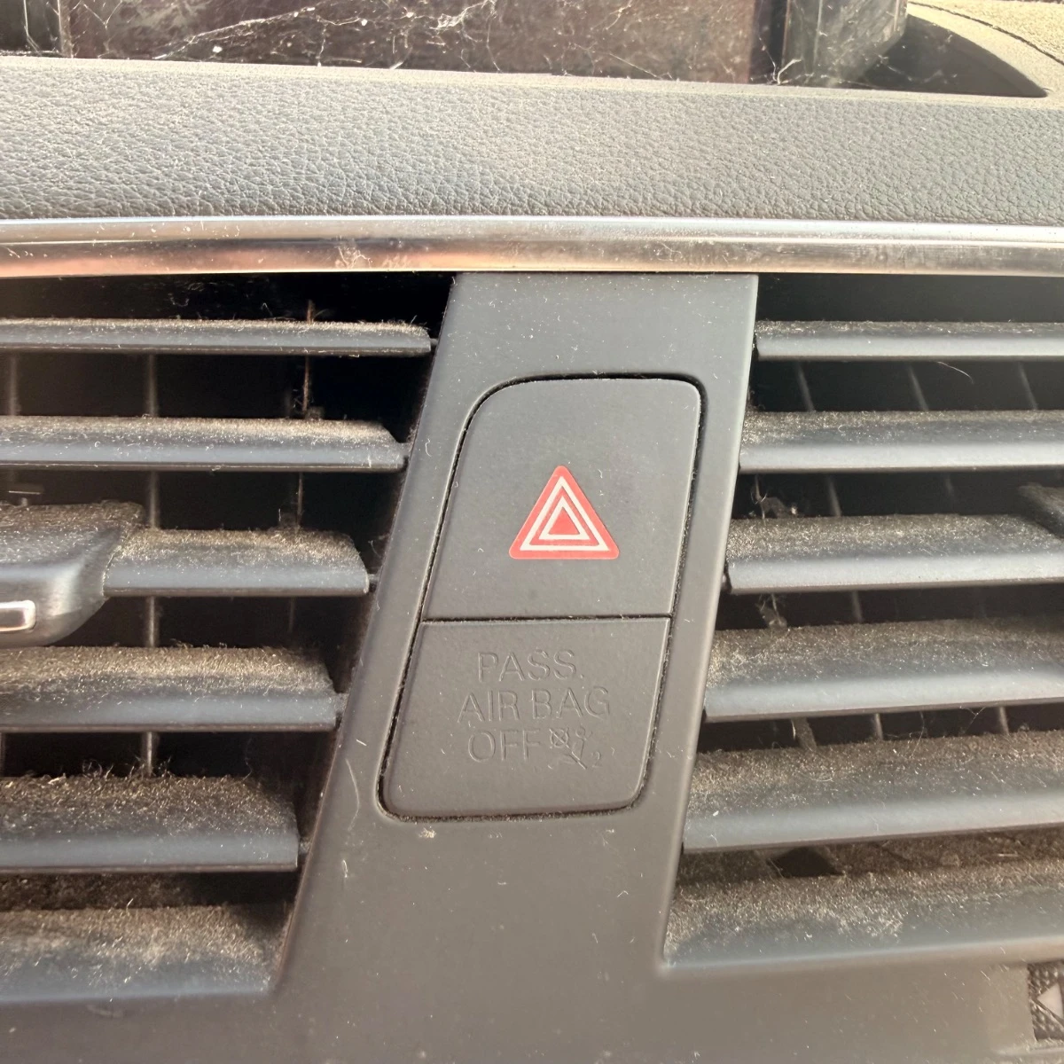 Бутон за аварийни за Ауди Audi Q3 1639-1639