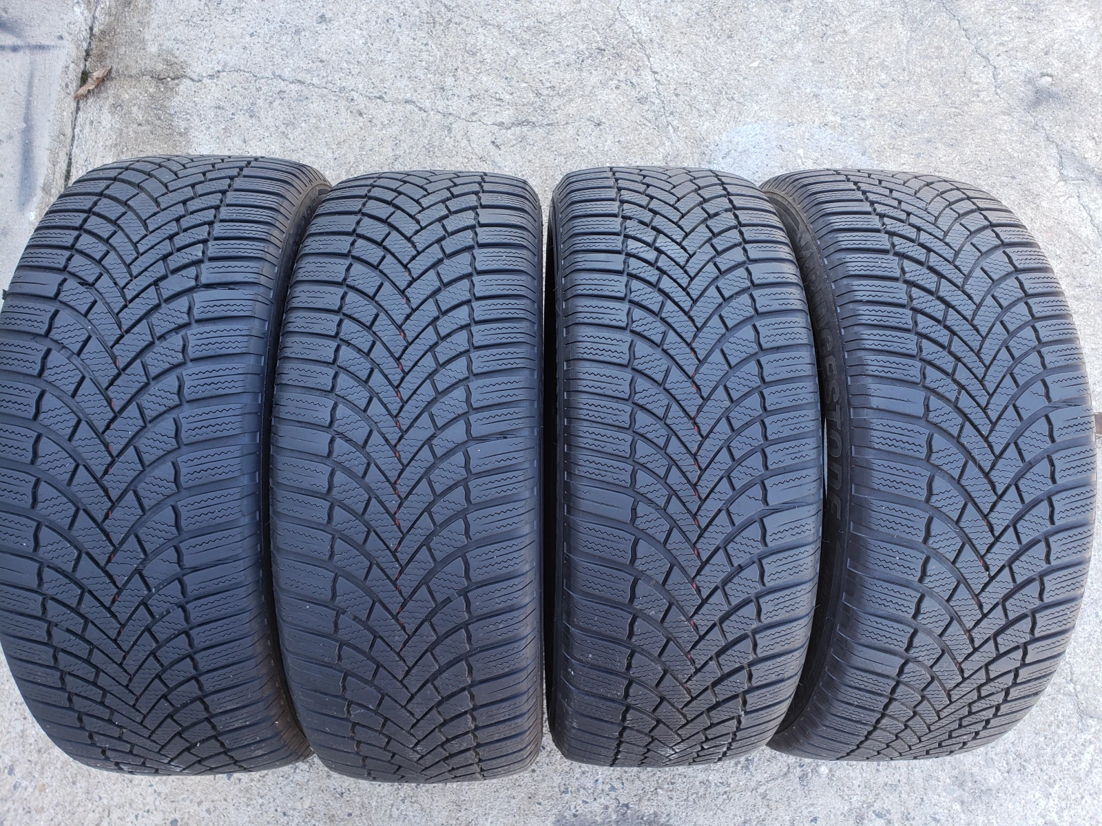 Гуми Зимни 225/55R18, снимка 2 - Гуми и джанти - 56113497