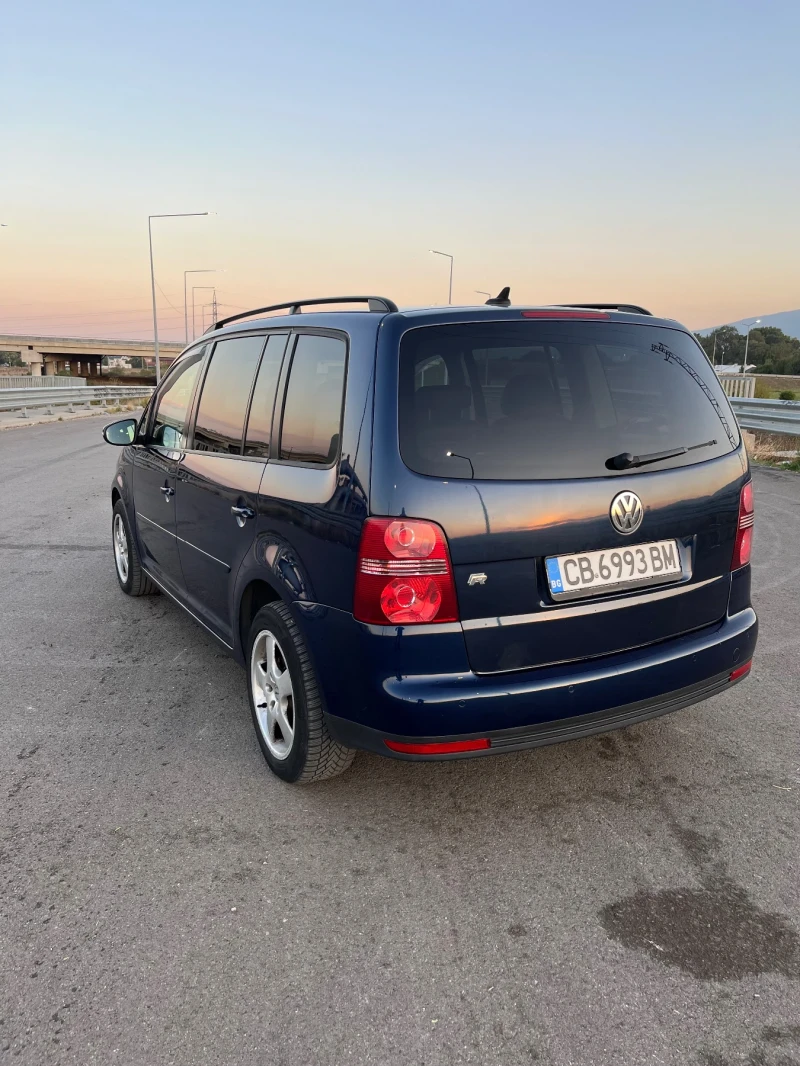 VW Touran, снимка 2 - Автомобили и джипове - 47334005