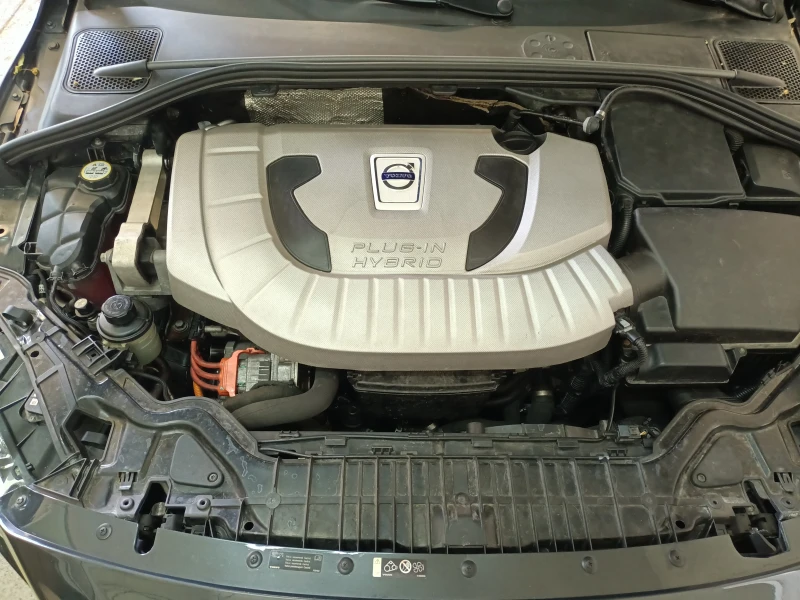 Volvo V60 D6 plug in hibrid, снимка 17 - Автомобили и джипове - 47888281