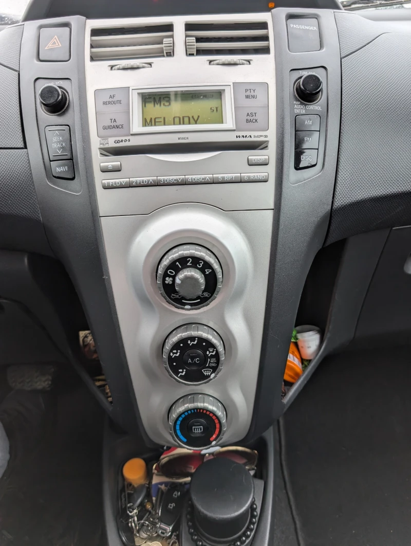 Toyota Yaris, снимка 11 - Автомобили и джипове - 49154291