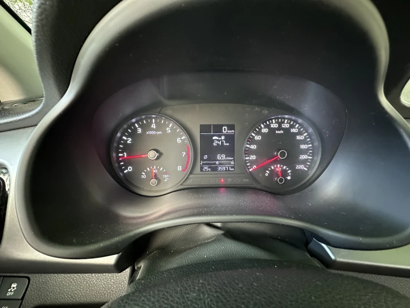 Kia Rio, снимка 7 - Автомобили и джипове - 52663268