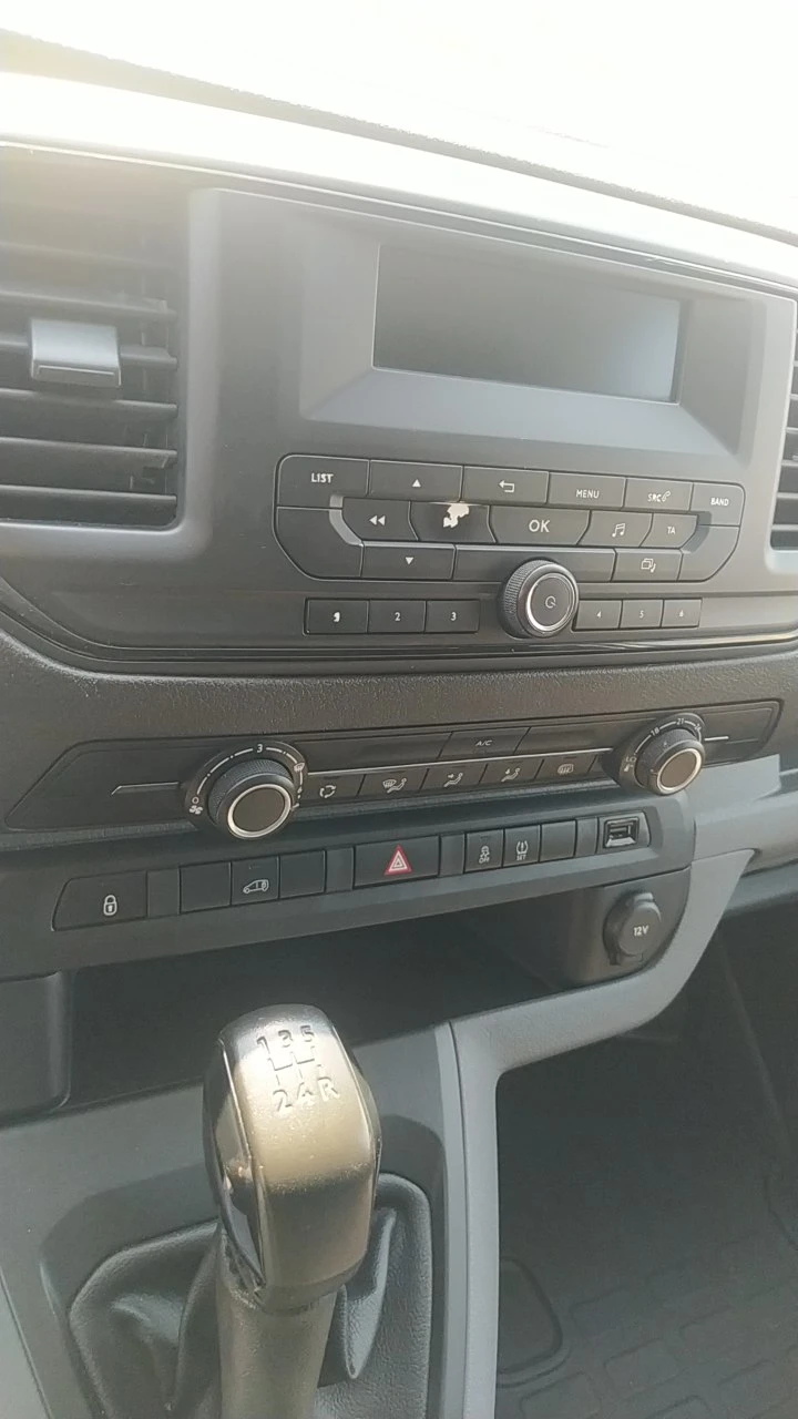 Peugeot Expert товарен, снимка 12 - Автомобили и джипове - 53274089