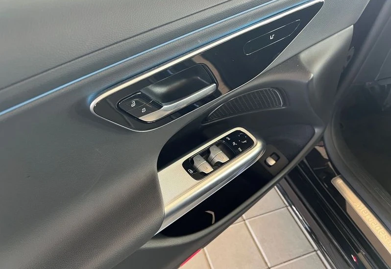 Mercedes-Benz E 220 d, снимка 6 - Автомобили и джипове - 53985102