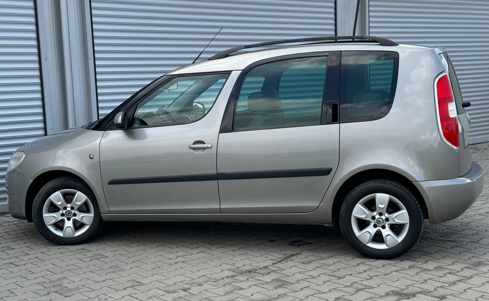 Skoda Roomster 1, 6i 105ps, 149275км., клима, подгрев, борд, мулт - изображение 3