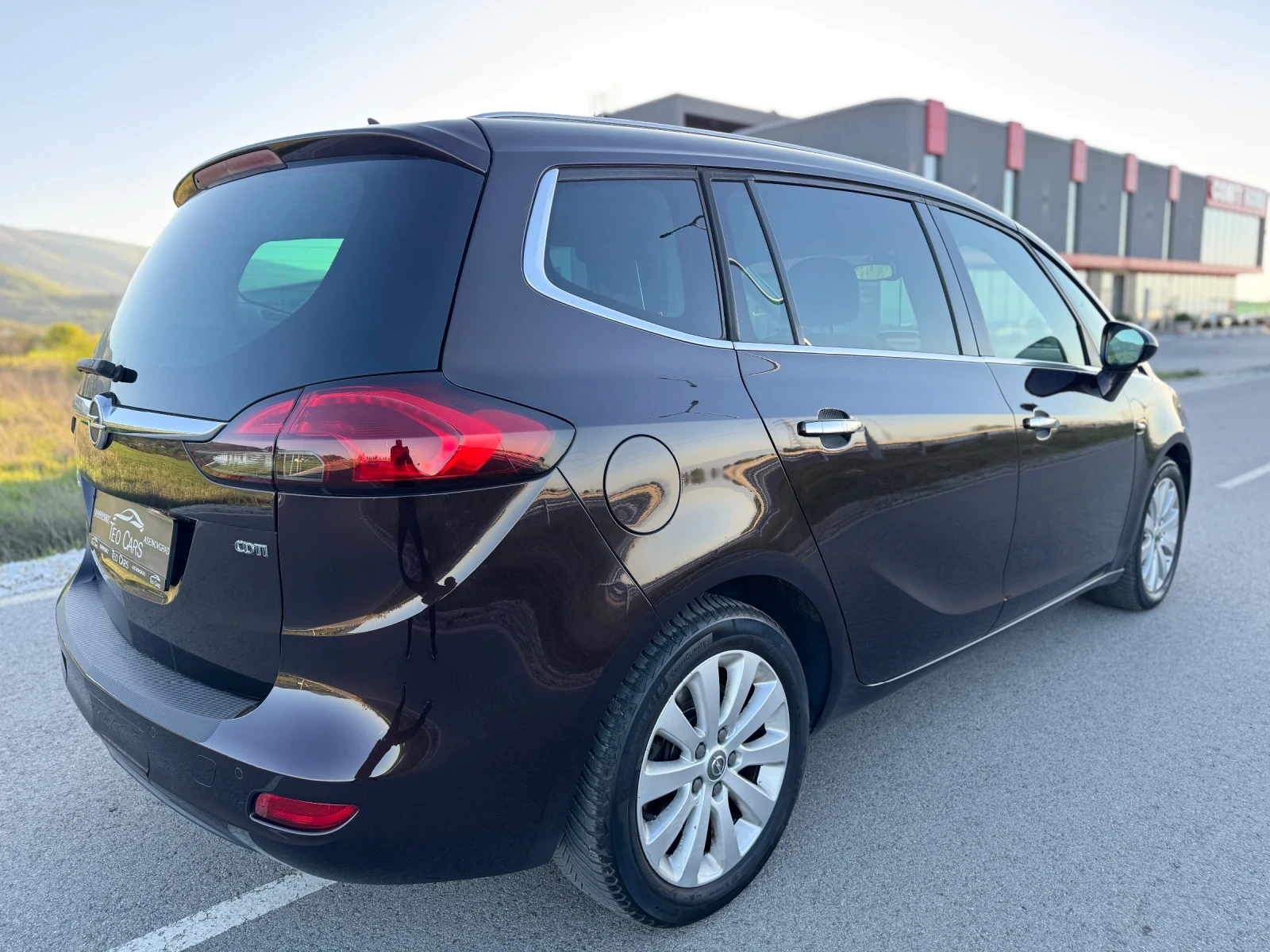 Opel Zafira Tourer 2.0CDTi / FULL /COSMO/ 6+ 1 / NAVI / PODGRE - изображение 8