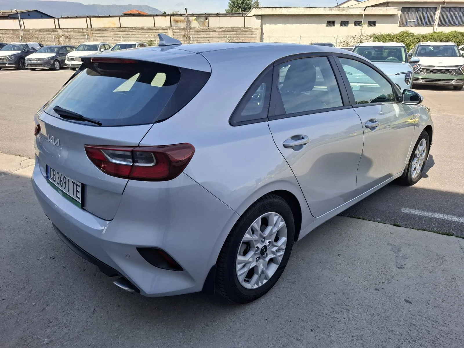 Kia Ceed 1.5 T-gdi Comfort Гаранция - изображение 4