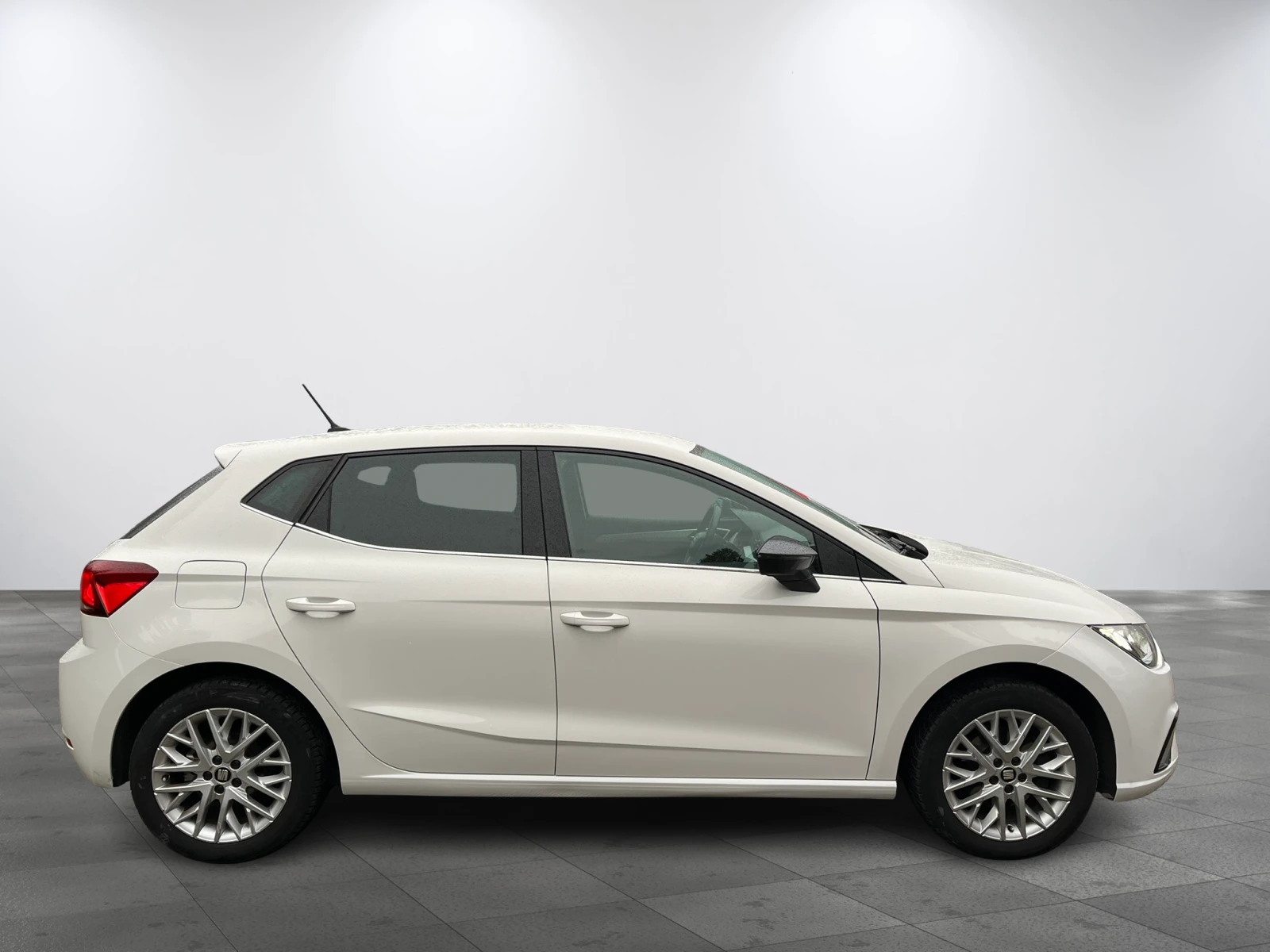 Seat Ibiza Xcellence TSI 6M/T от България - изображение 5