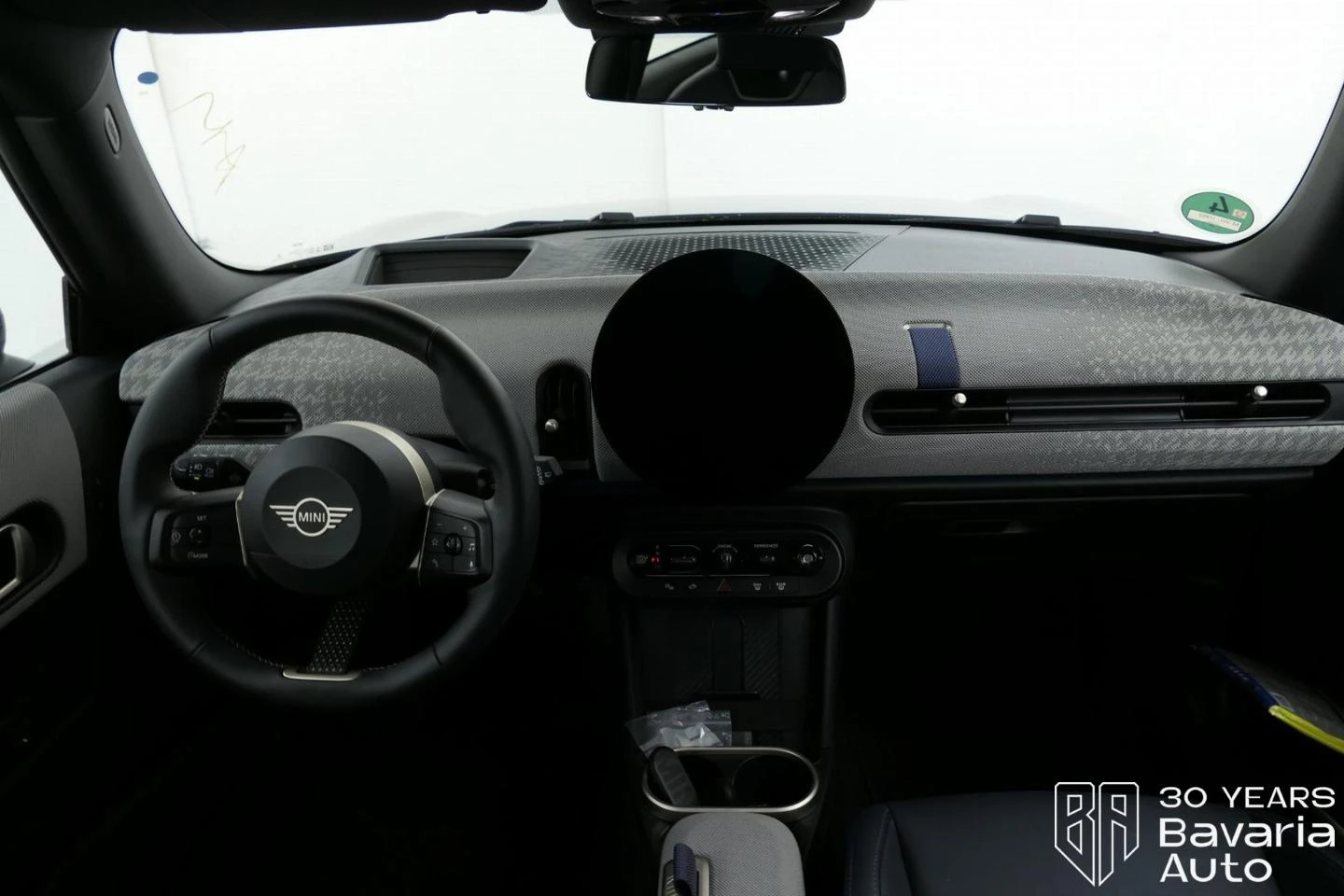 Mini Cooper C 1, 5 Steptronic Favoured Trim - изображение 6