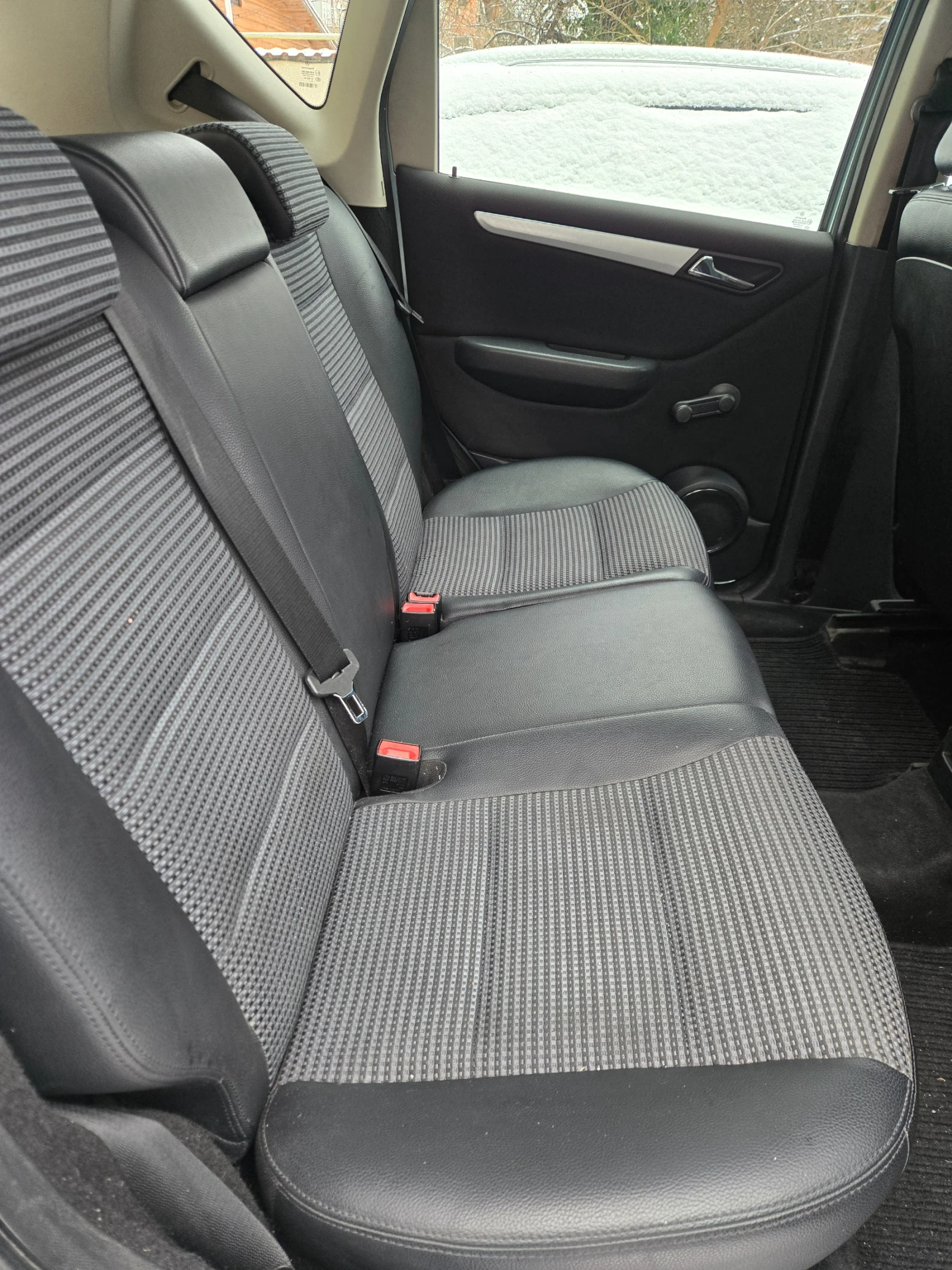 Mercedes-Benz A 180  - изображение 6