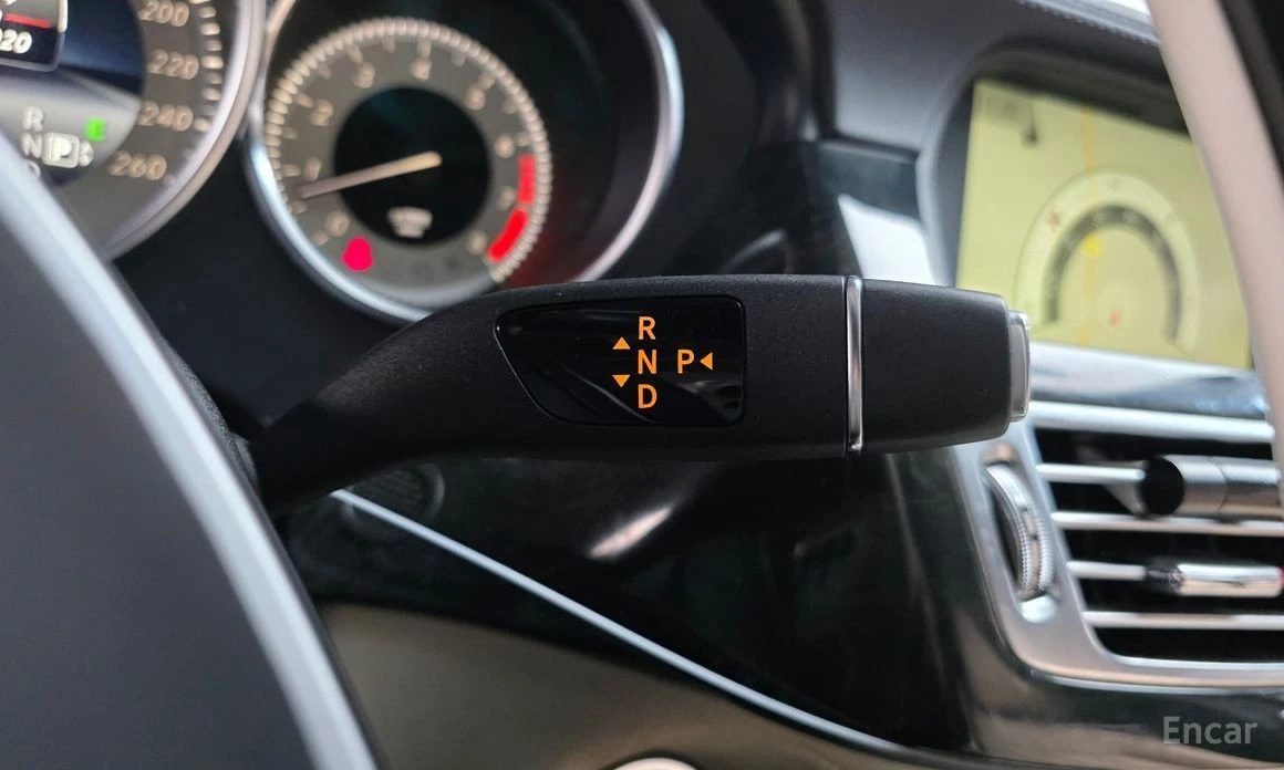 Mercedes-Benz CLS 350  - изображение 9