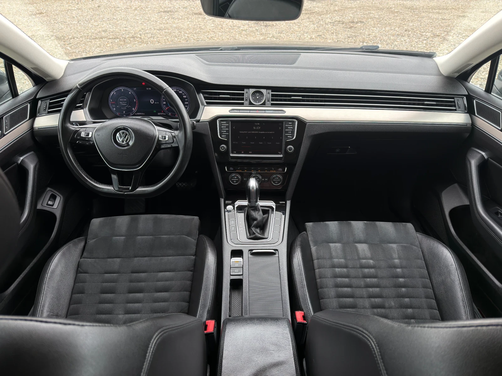 VW Passat 2.0 TDI 190кс Highline/Digital/Distronic/LED  - изображение 8