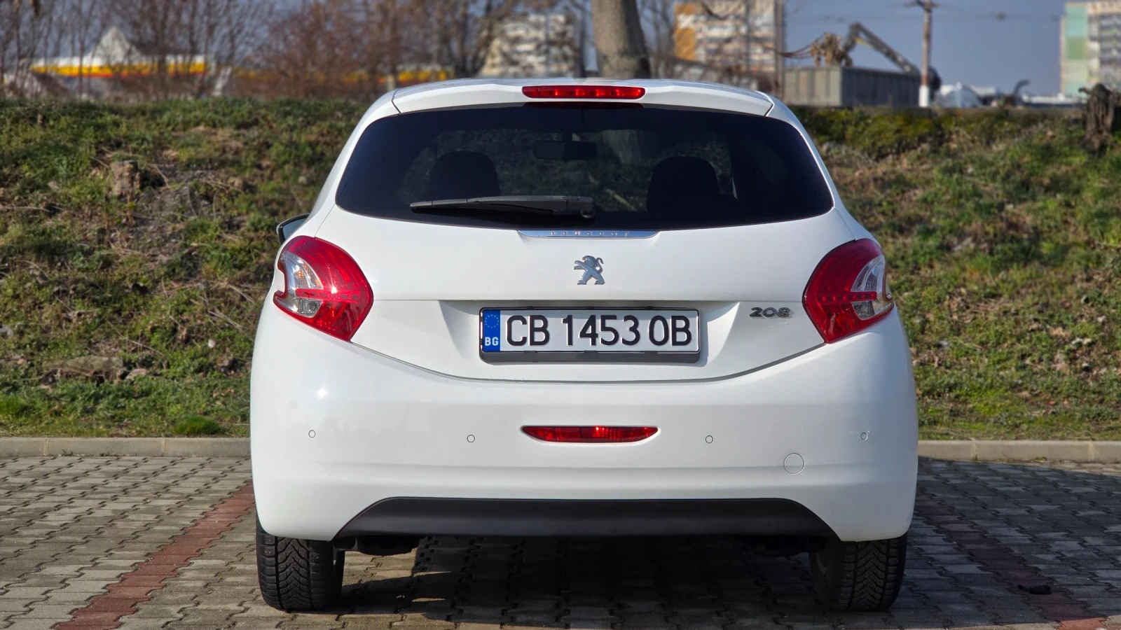 Peugeot 208 1.4 hdi, снимка 8 - Автомобили и джипове - 53733107