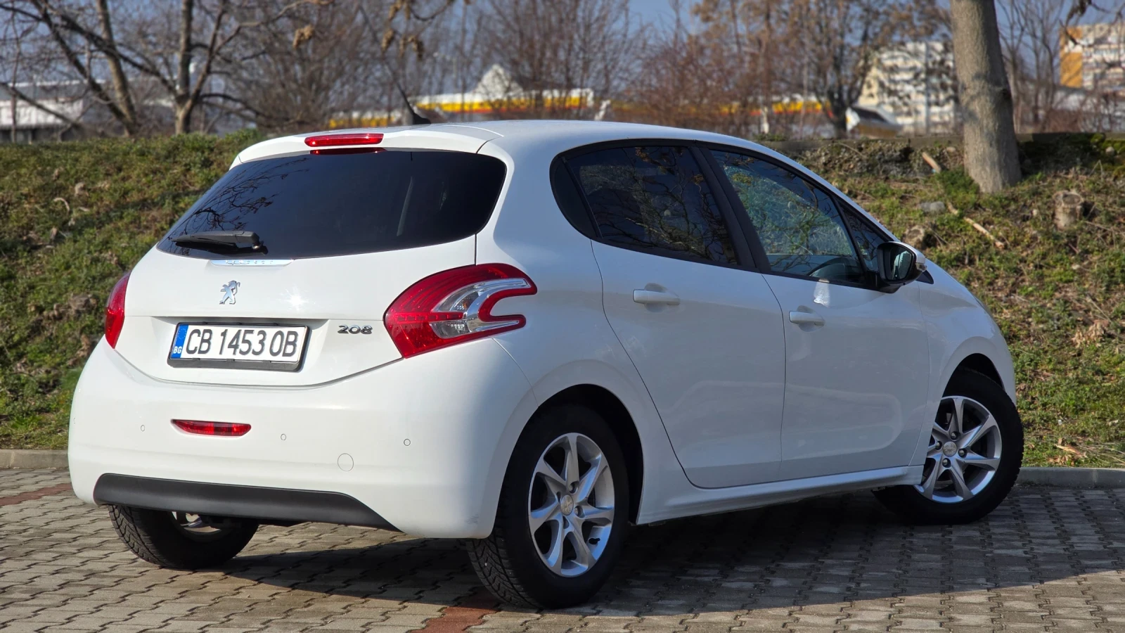 Peugeot 208 1.4 hdi, снимка 4 - Автомобили и джипове - 53733107