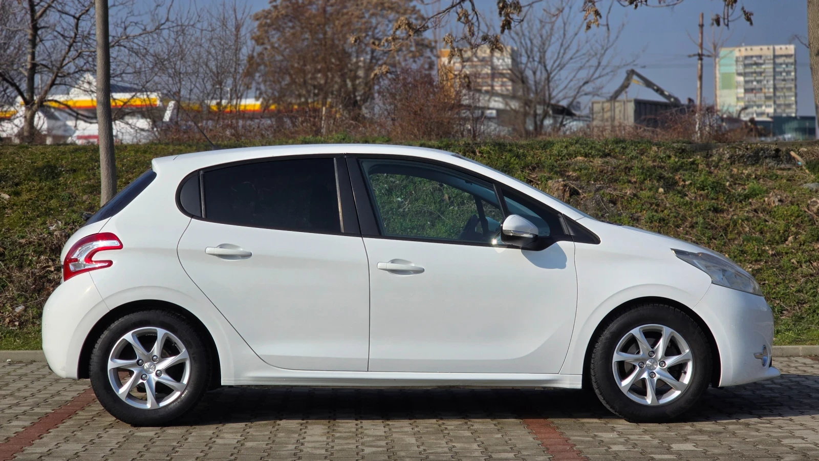 Peugeot 208 1.4 hdi, снимка 6 - Автомобили и джипове - 53733107