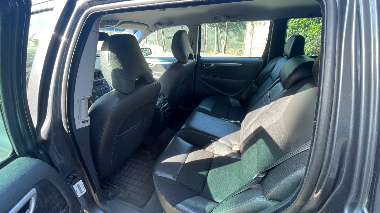 Volvo V70 СУПЕР ГАЗ/LPG, снимка 4 - Автомобили и джипове - 54098252