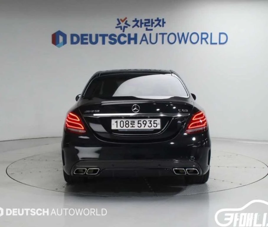 Mercedes-Benz C 63 AMG КОЖА* ПОДГРЕВ* 360* HEAD UP* LINE ASS* PANO* AMBIE, снимка 4 - Автомобили и джипове - 54662972