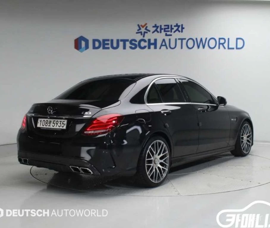 Mercedes-Benz C 63 AMG КОЖА* ПОДГРЕВ* 360* HEAD UP* LINE ASS* PANO* AMBIE, снимка 2 - Автомобили и джипове - 54662972