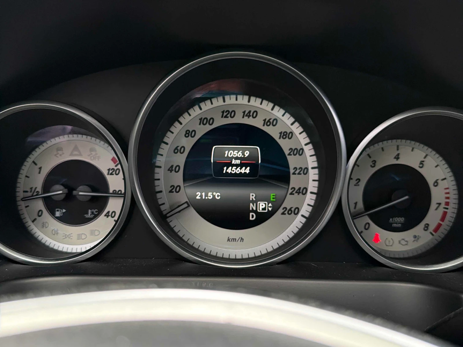 Mercedes-Benz E 400 ПОДГРЕВ * 360 * АВТОКРЕДИТ * CARFAX, снимка 10 - Автомобили и джипове - 54901179