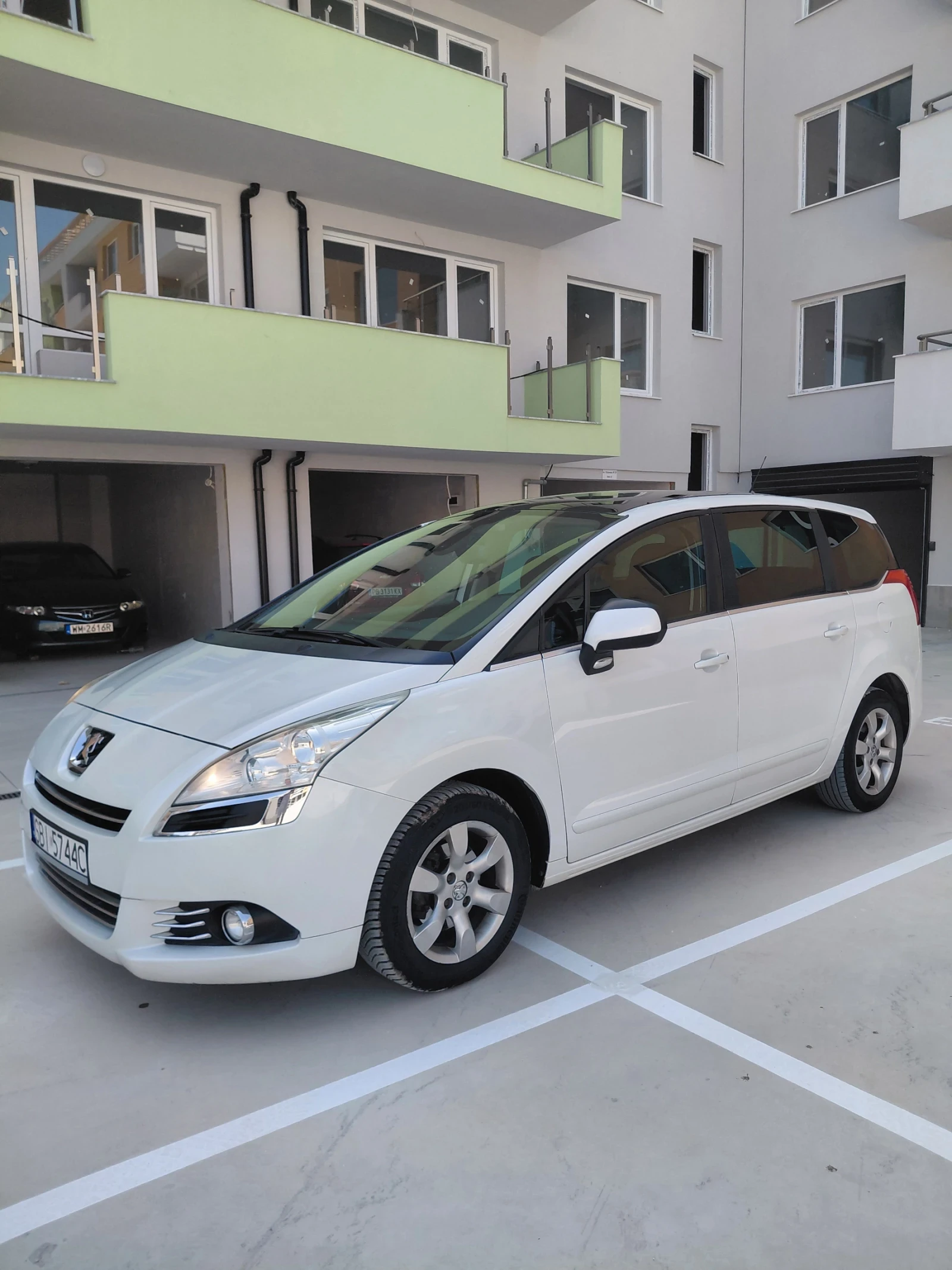 Peugeot 5008, снимка 4 - Автомобили и джипове - 55875814
