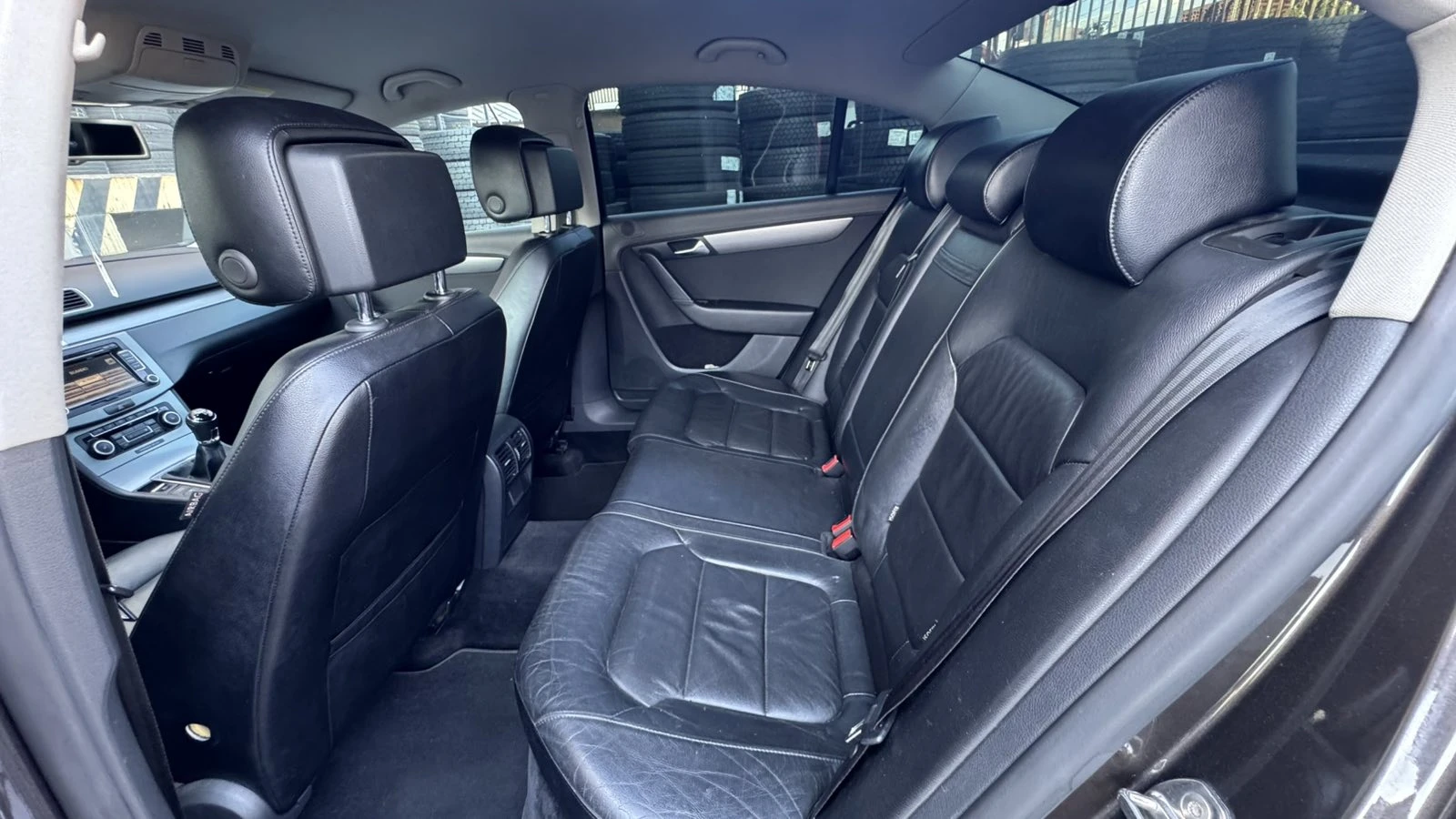 VW Passat, снимка 15 - Автомобили и джипове - 56139631