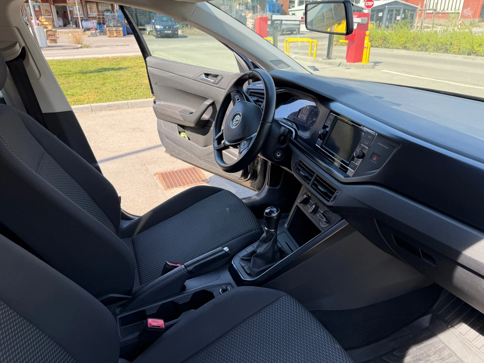 VW Polo 1.0 mpi, снимка 6 - Автомобили и джипове - 56152359