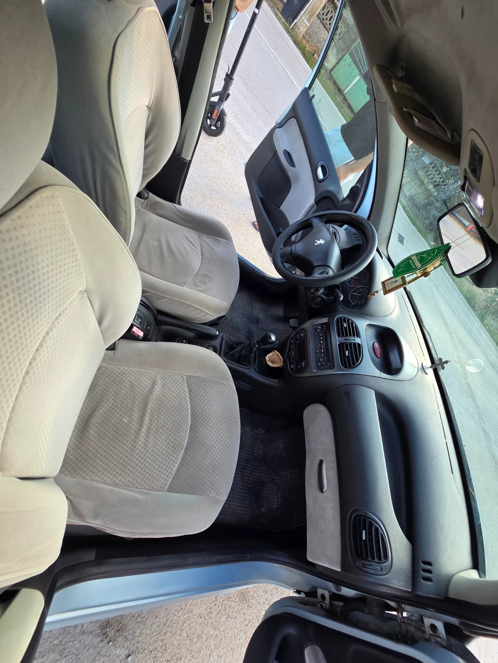 Peugeot 206, снимка 9 - Автомобили и джипове - 56159440