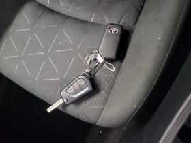 Toyota Rav4 LE| ПОДГРЕВИ| МЪРТВА ТОЧКА| ЗАДНА КАМЕРА| 2 КЛЮЧА|, снимка 8