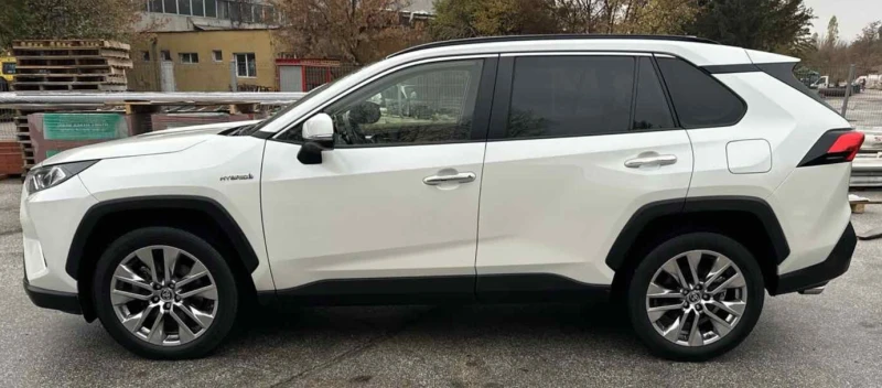 Toyota Rav4 Hybrid 4x4 Lounge 360 НАЛИЧЕН  Leder JBL, снимка 15 - Автомобили и джипове - 48047968