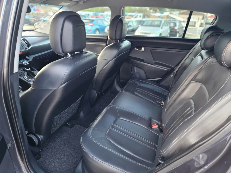 Kia Sportage 2.0/CRDI/КОЖА/НАВИГАЦИЯ/FULL ЕКСТРИ, снимка 13 - Автомобили и джипове - 51229918