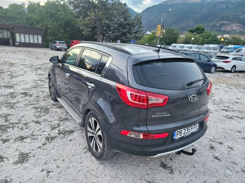Kia Sportage 2.0/CRDI/КОЖА/НАВИГАЦИЯ/FULL ЕКСТРИ, снимка 3 - Автомобили и джипове - 51229918