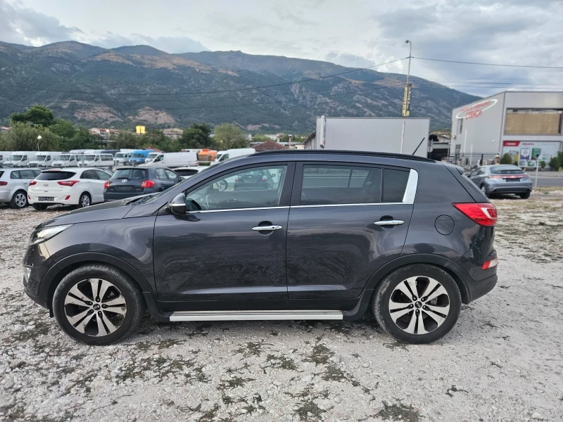 Kia Sportage 2.0/CRDI/КОЖА/НАВИГАЦИЯ/FULL ЕКСТРИ, снимка 2 - Автомобили и джипове - 51229918