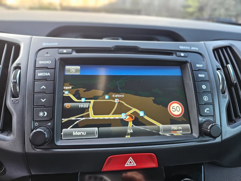 Kia Sportage 2.0/CRDI/КОЖА/НАВИГАЦИЯ/FULL ЕКСТРИ, снимка 15 - Автомобили и джипове - 51229918