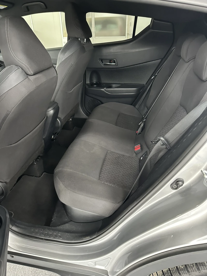 Toyota C-HR 1.8 Hybrid CLUB, снимка 10 - Автомобили и джипове - 52709531