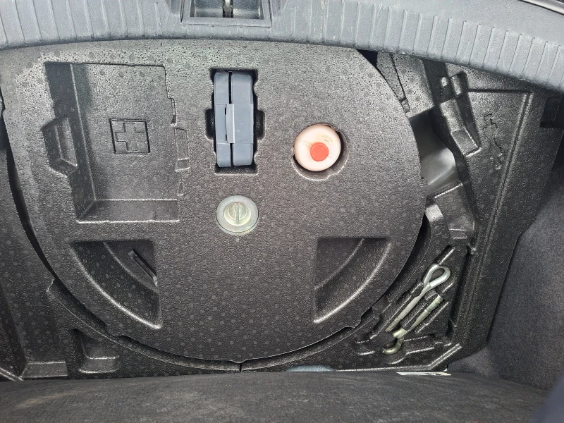 Nissan Qashqai 2, 0 dci, снимка 14 - Автомобили и джипове - 53046576