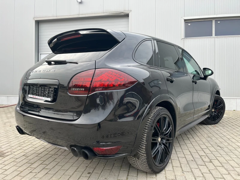Porsche Cayenne 4.8 V8 TURBO PANORAMA/2xTV/XENON/NAVI/''21, снимка 3 - Автомобили и джипове - 53383024