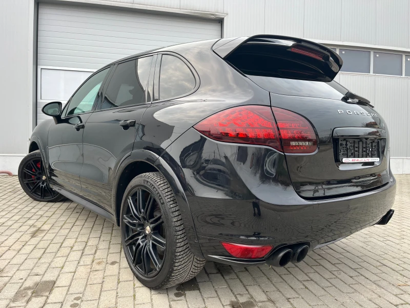 Porsche Cayenne 4.8 V8 TURBO PANORAMA/2xTV/XENON/NAVI/''21, снимка 4 - Автомобили и джипове - 53383024
