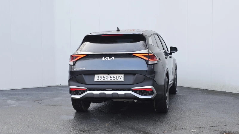 Kia Sportage 2.0 CRDI / АВТОМАТИК / СЕРВИЗНА ИСТОРИЯ !!!, снимка 4 - Автомобили и джипове - 53417859