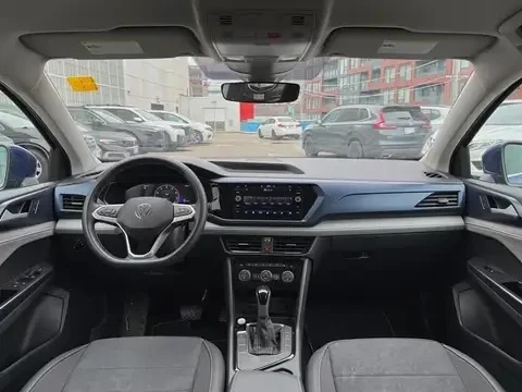 VW Taos Comfortline FWD 1.5T / CARFAX, снимка 8 - Автомобили и джипове - 54830231