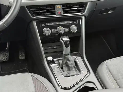 VW Taos Comfortline FWD 1.5T / CARFAX, снимка 12 - Автомобили и джипове - 54830231
