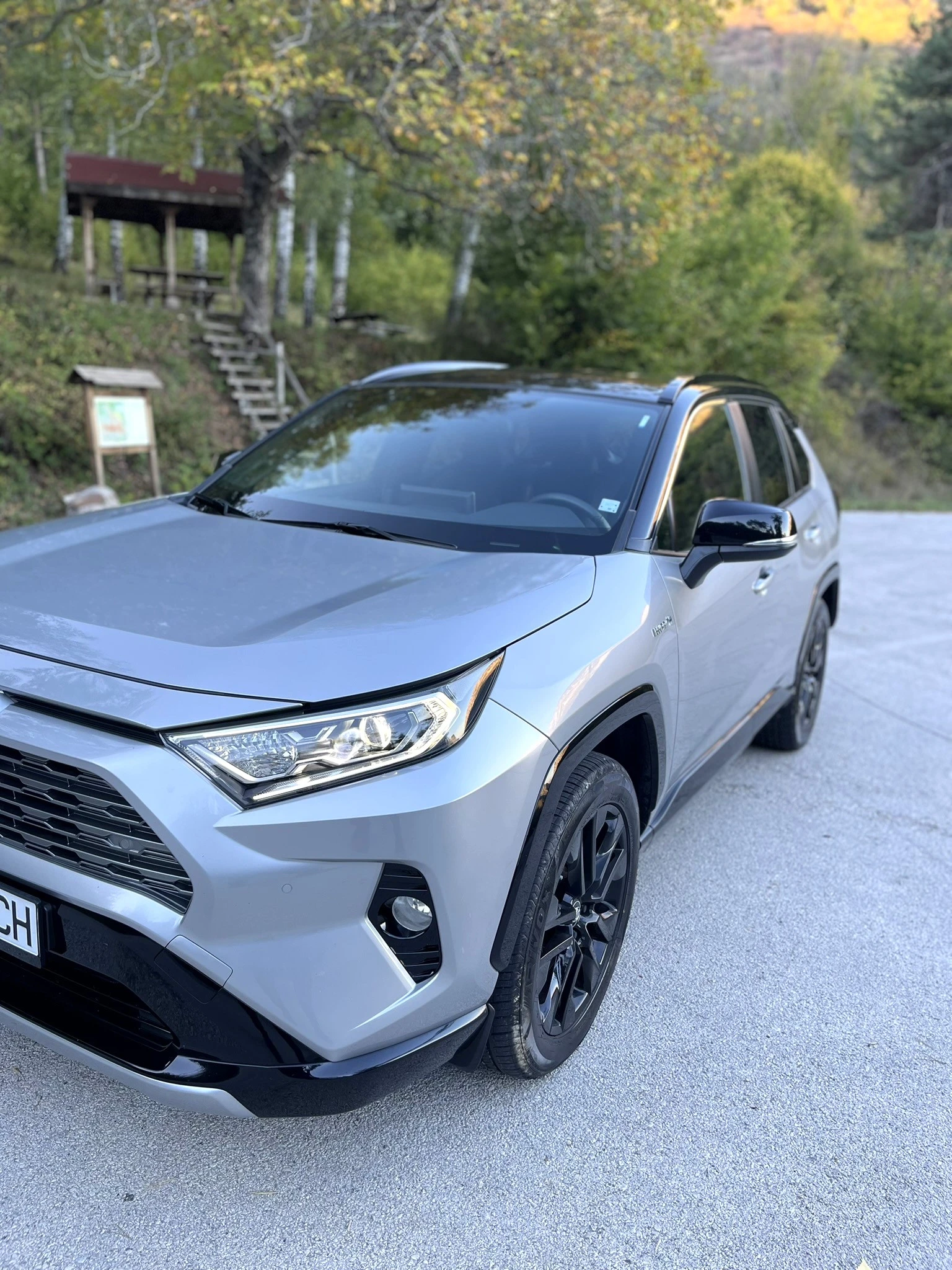 Toyota Rav4  Luxury* HYBRID* JBL* 4x4*  - изображение 2