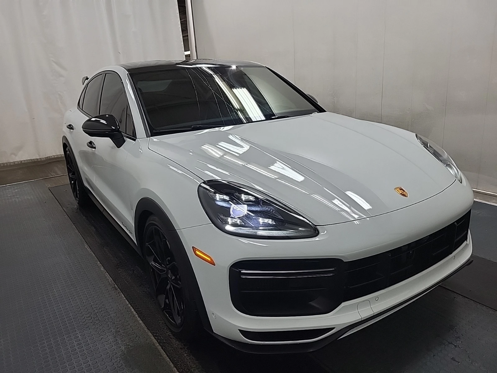 Porsche Cayenne TURBO GT * CARFAX * АвтоКредит * Цена до България* - изображение 2