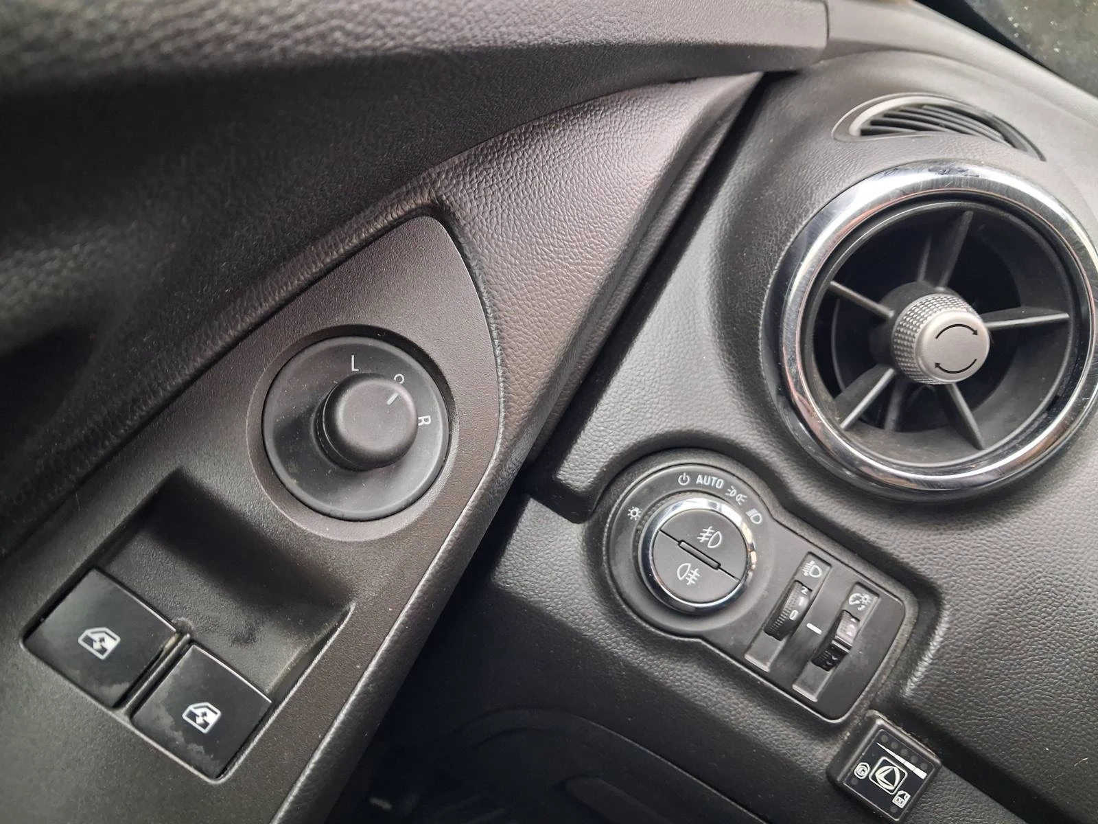 Chevrolet Trax 1.6LPG, снимка 9 - Автомобили и джипове - 54244263