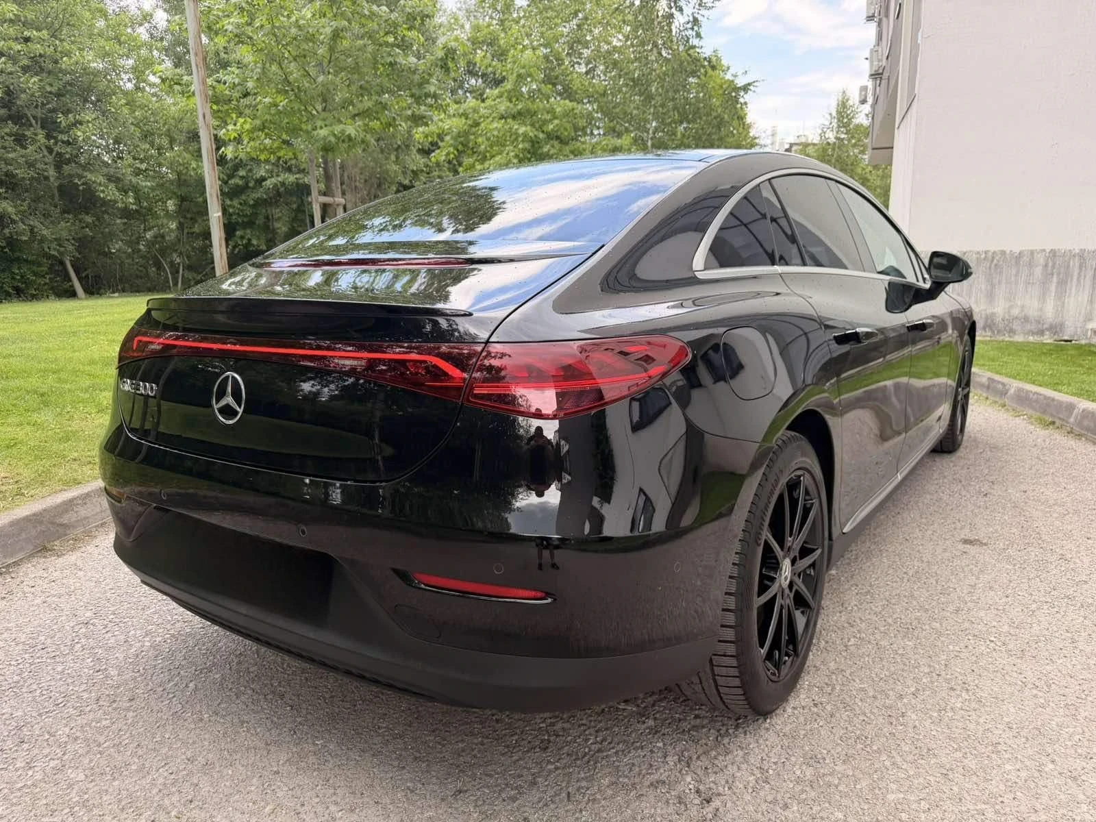 Mercedes-Benz EQE 300 / MBUX / ПОДГРЕВ / КАМЕРА, снимка 7 - Автомобили и джипове - 54758969
