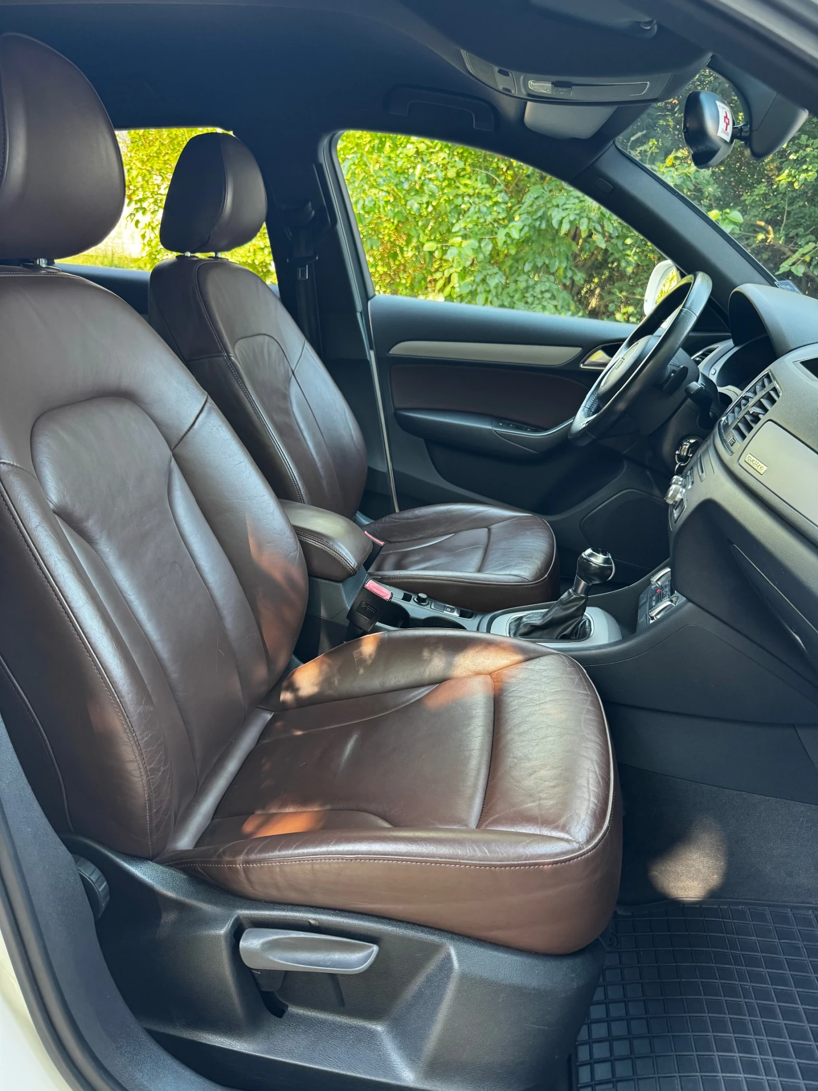 Audi Q3 2.0TDI Quattro 177hp  Кафяв Салон, снимка 10 - Автомобили и джипове - 55539409