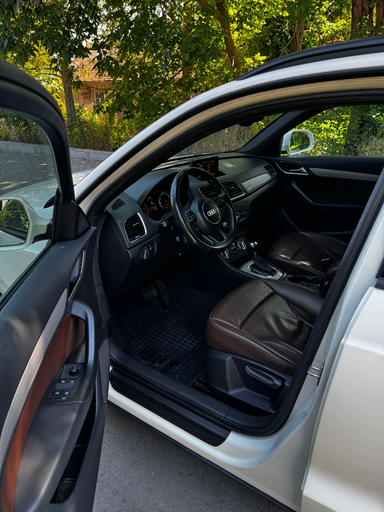 Audi Q3 2.0TDI Quattro 177hp  Кафяв Салон, снимка 13 - Автомобили и джипове - 55539409