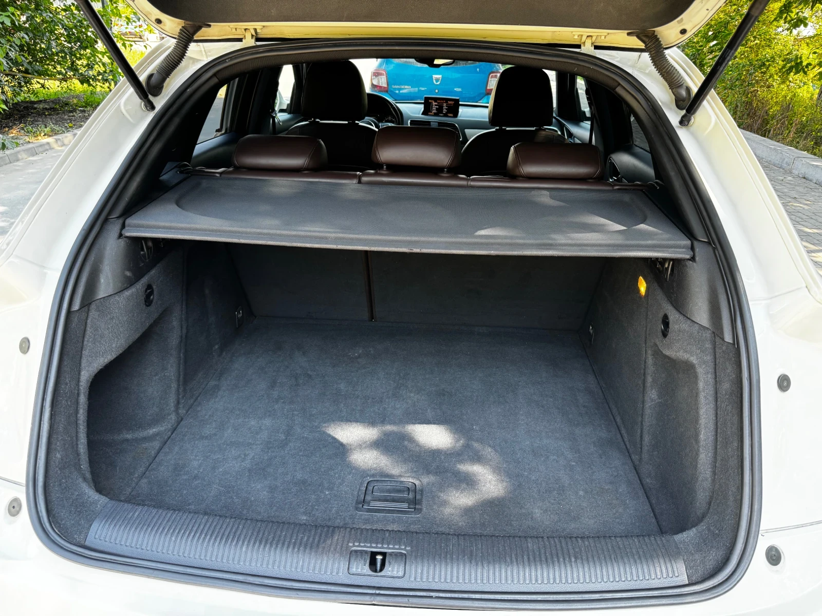 Audi Q3 2.0TDI Quattro 177hp  Кафяв Салон, снимка 16 - Автомобили и джипове - 55539409