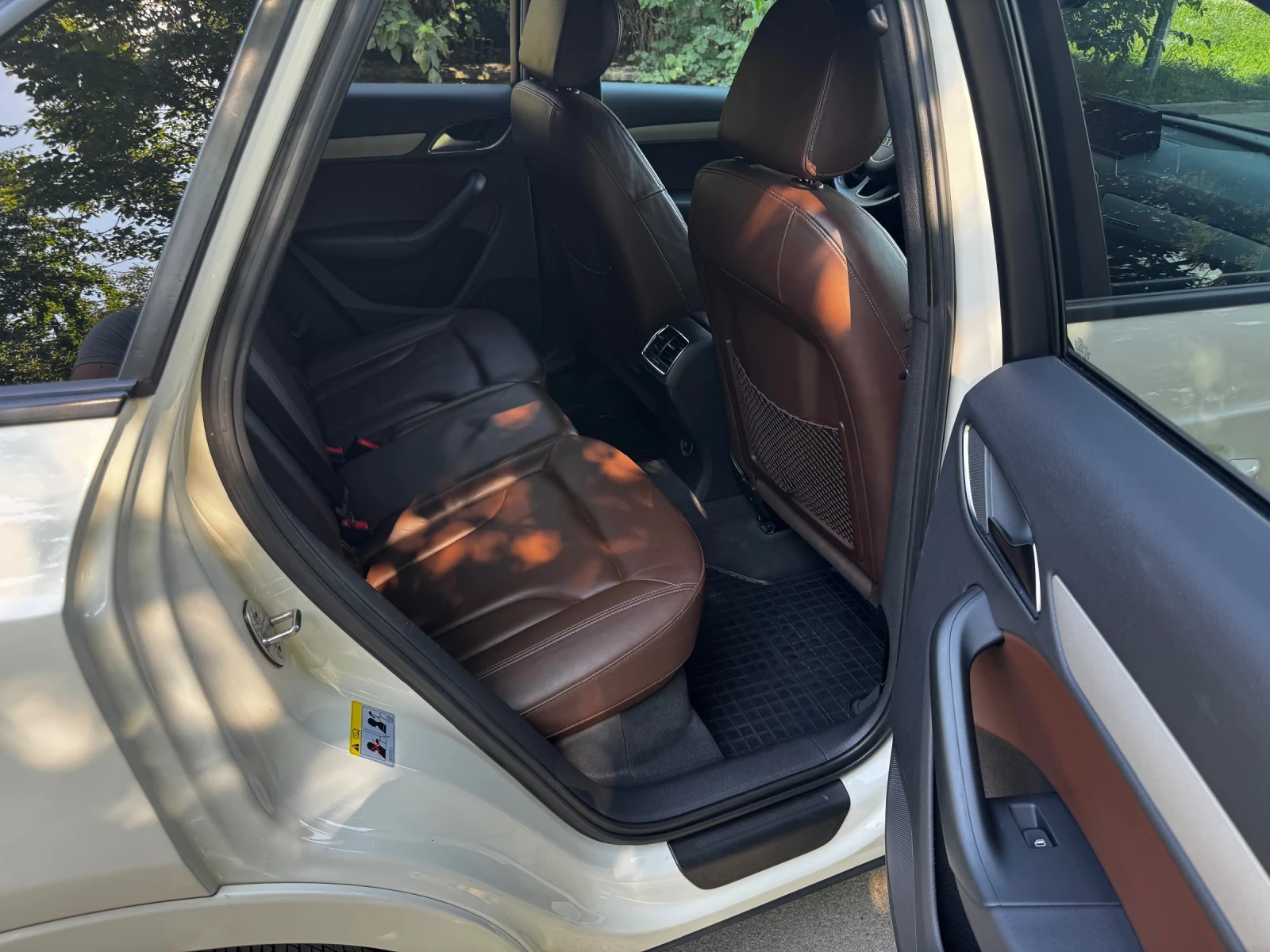 Audi Q3 2.0TDI Quattro 177hp  Кафяв Салон, снимка 14 - Автомобили и джипове - 55539409