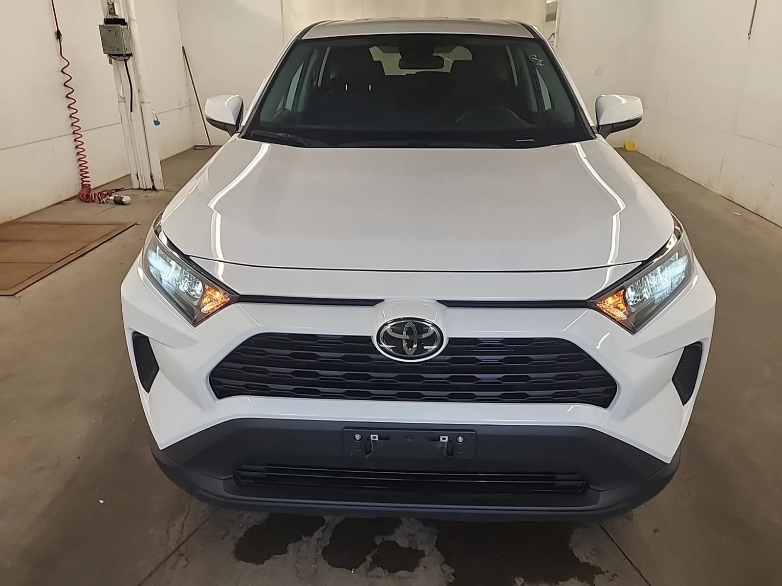 Toyota Rav4 LE| ПОДГРЕВИ| МЪРТВА ТОЧКА| ЗАДНА КАМЕРА| 2 КЛЮЧА|, снимка 17 - Автомобили и джипове - 55815436